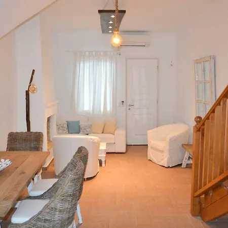 Aesop Mykonos Feriehus